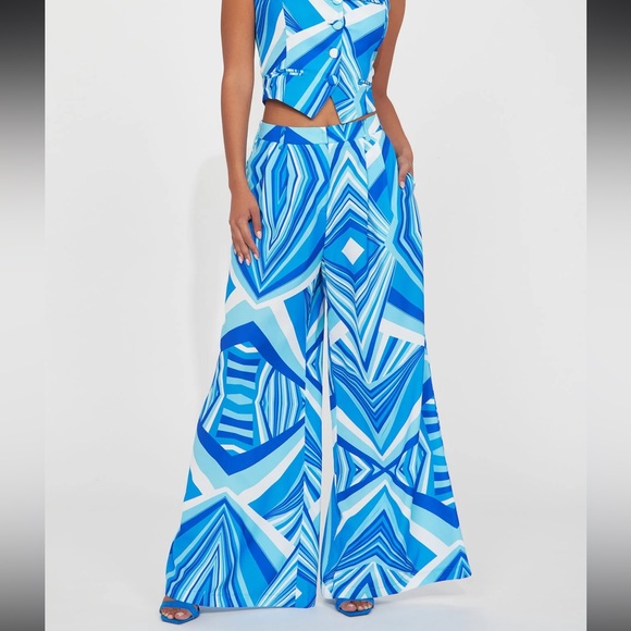 Top and bottom Set - Picture 3 of 5